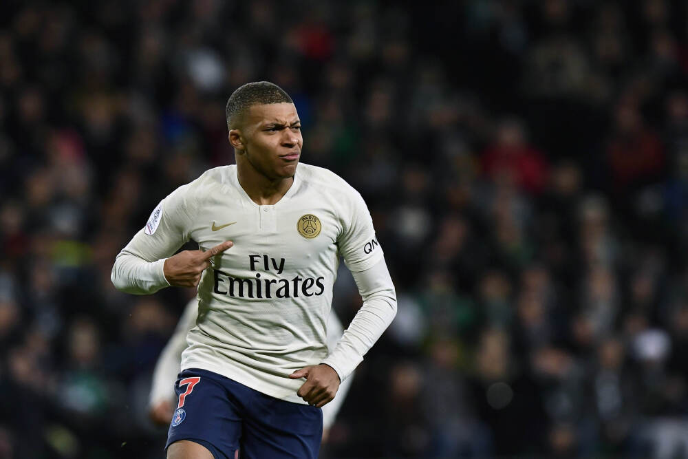 组图：筑梦蓝天！青少年比拼航空科技创意